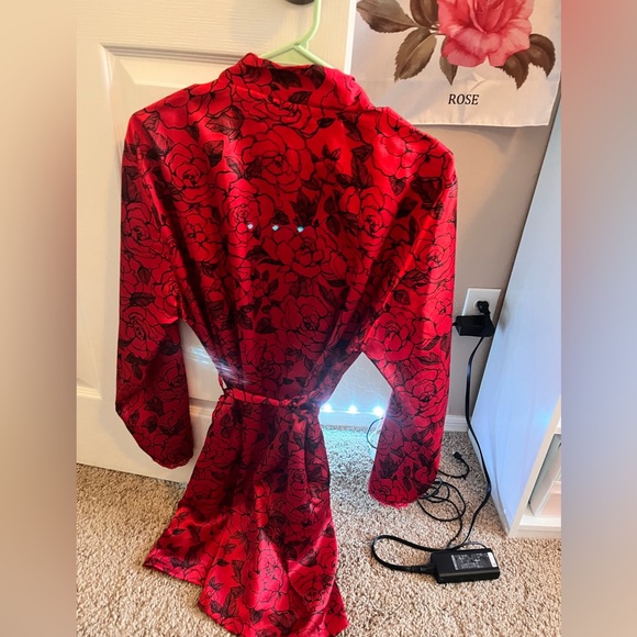 Red rose silk robe - Picture 3 of 4